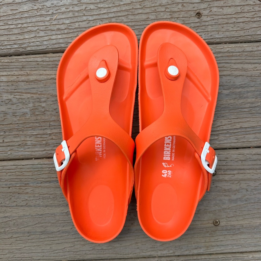 Birkenstock Gizeh Essentials Sandals - Coral
